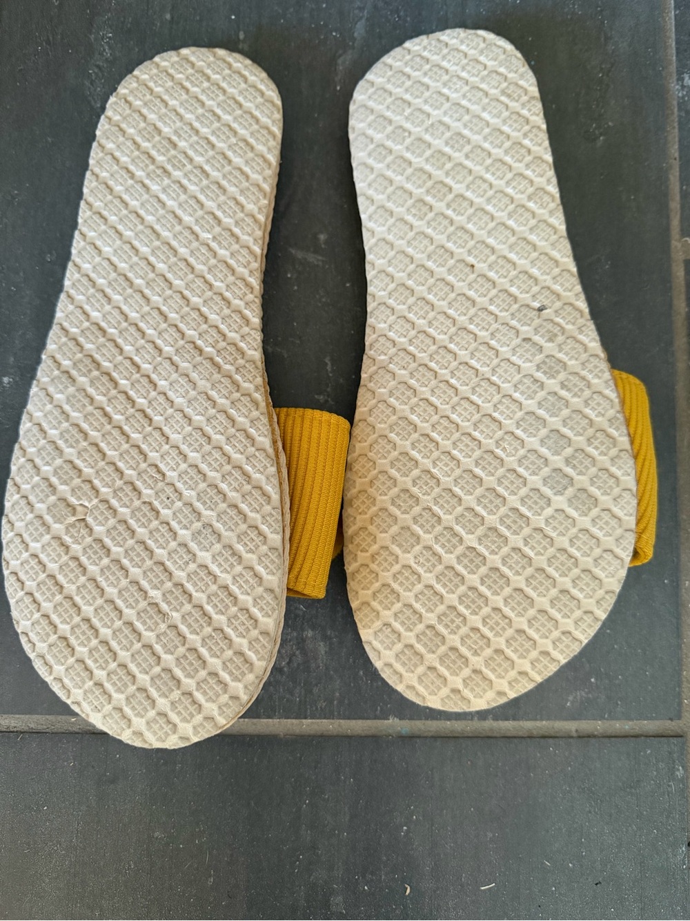 American Vintage Yellow Floral Slide Sandals - Picture 8 of 9